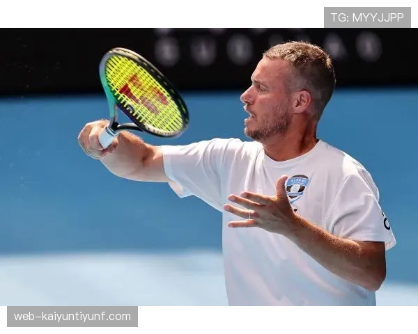 小威退役后晒出的日常：凌晨四点健身房打卡，早餐只吃三颗蓝莓？