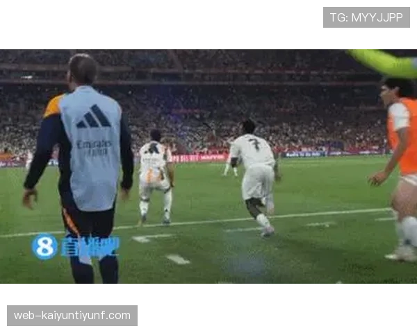 替补席吃红牌，为何教练也会被罚下？